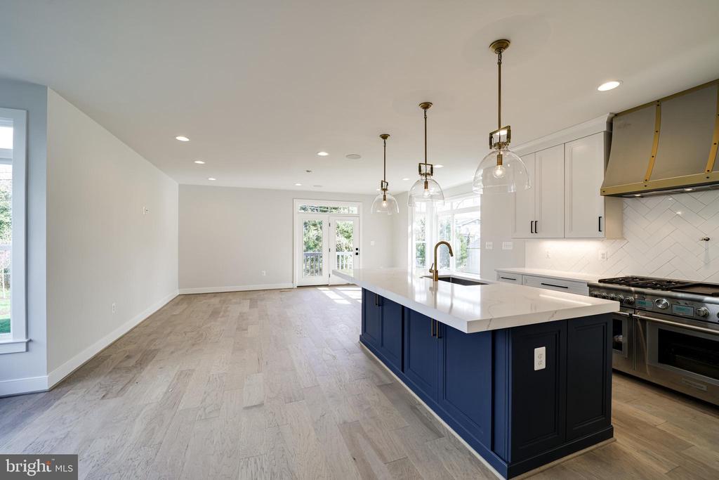1108 Gladstone Pl
