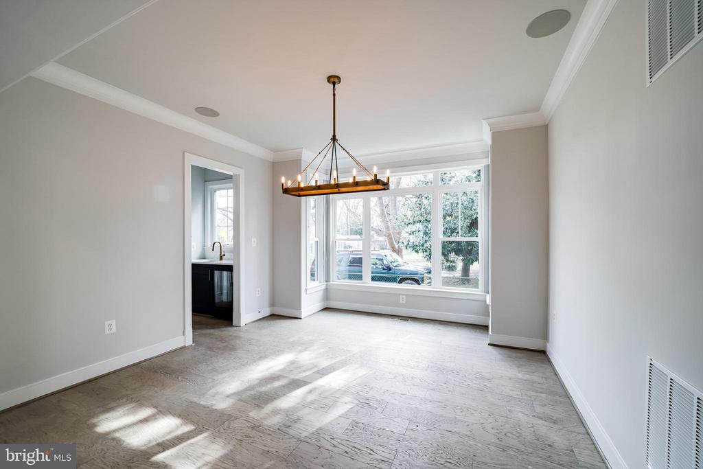 1108 Gladstone Pl