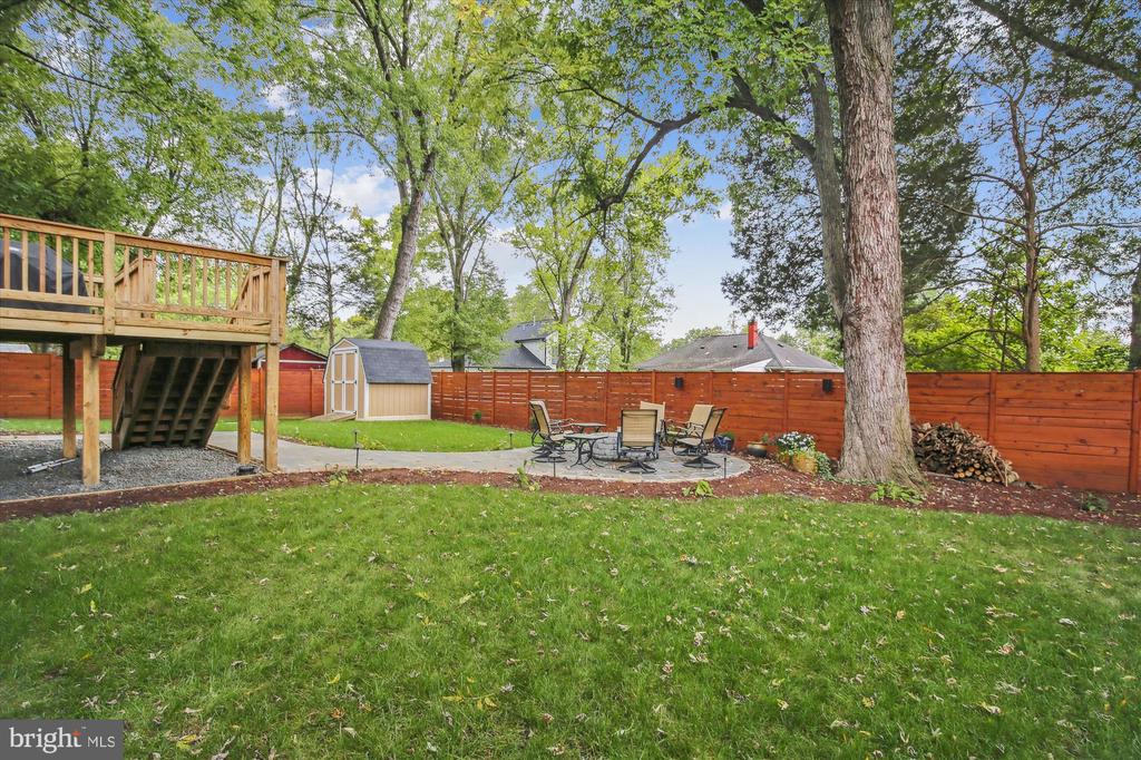 8002 Hamilton Ln