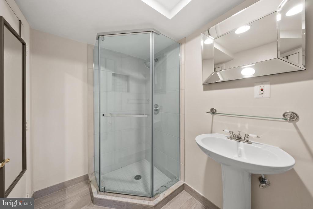 6030 Fort Hunt Rd