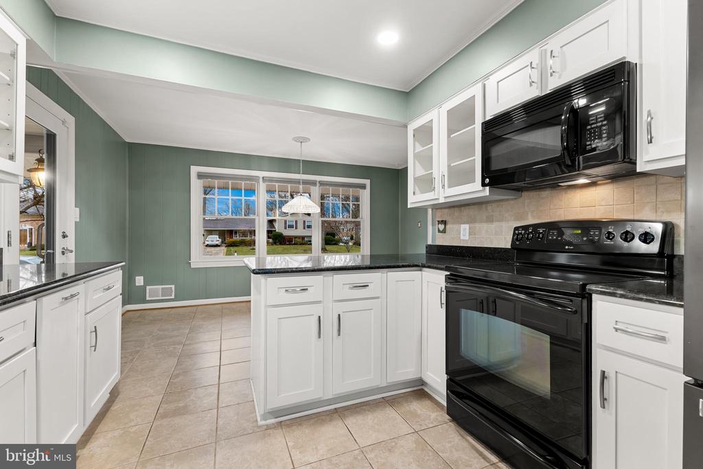 8023 Lynnfield Dr