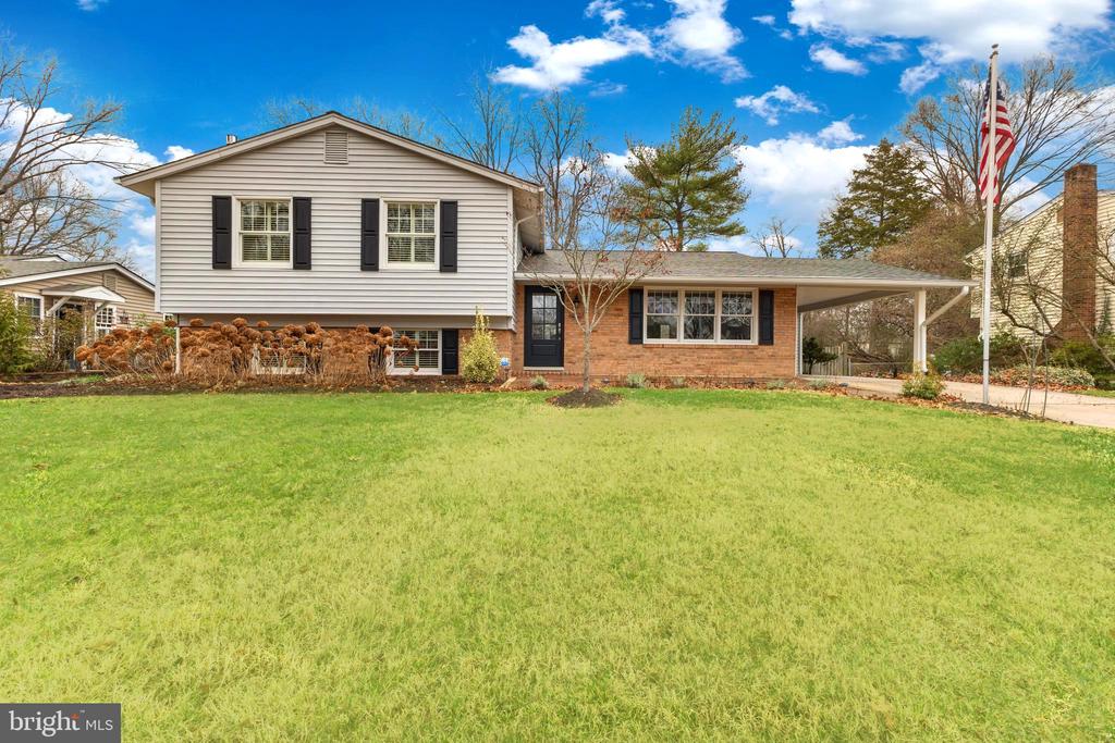 8023 Lynnfield Dr