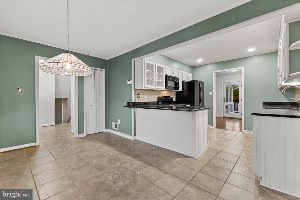 8023 Lynnfield Dr
