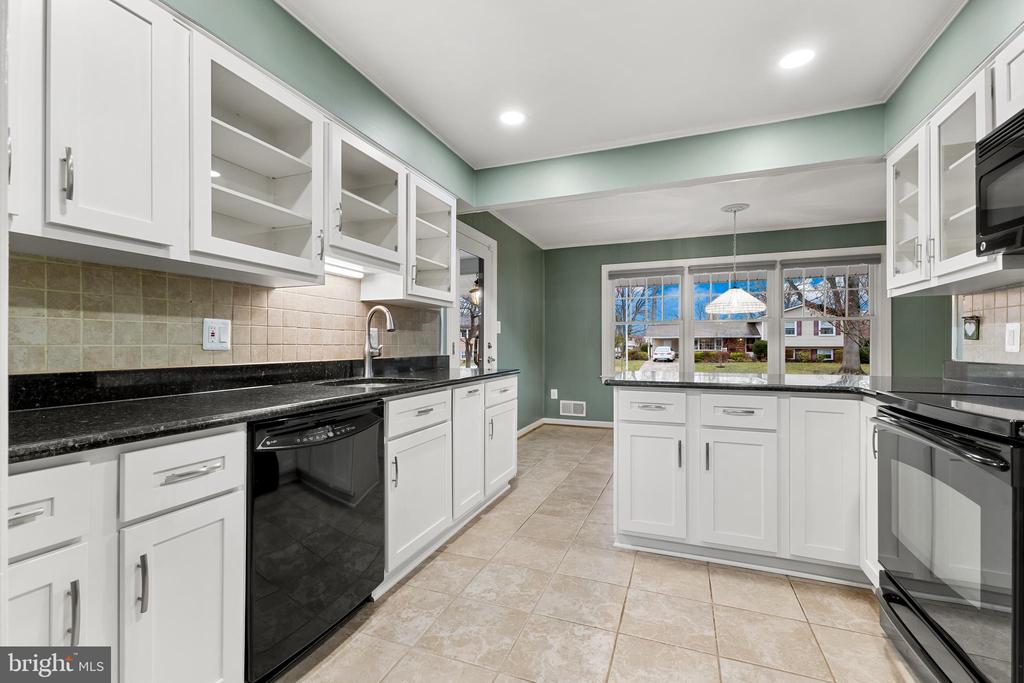 8023 Lynnfield Dr