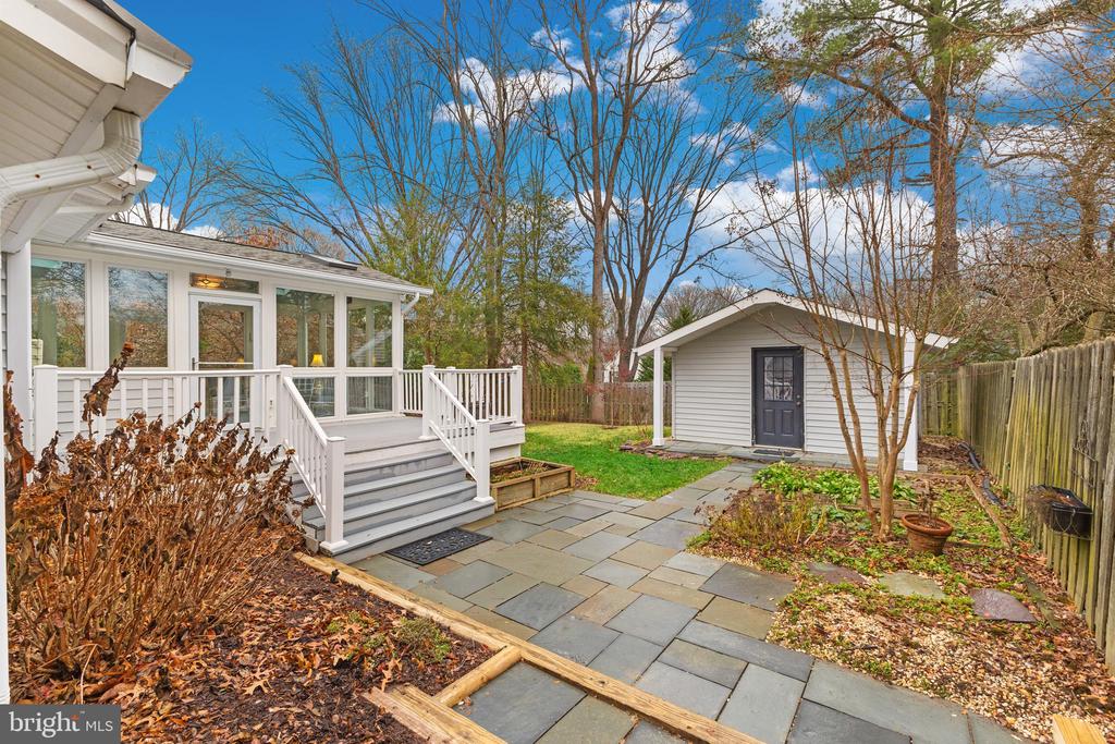 8023 Lynnfield Dr