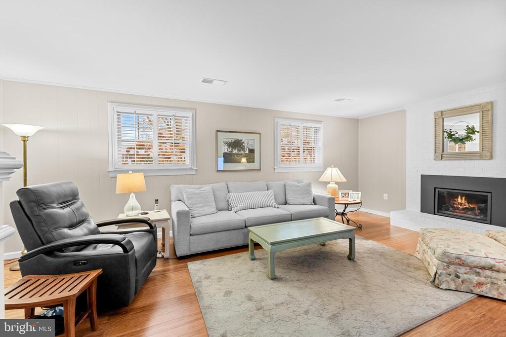 8023 Lynnfield Dr