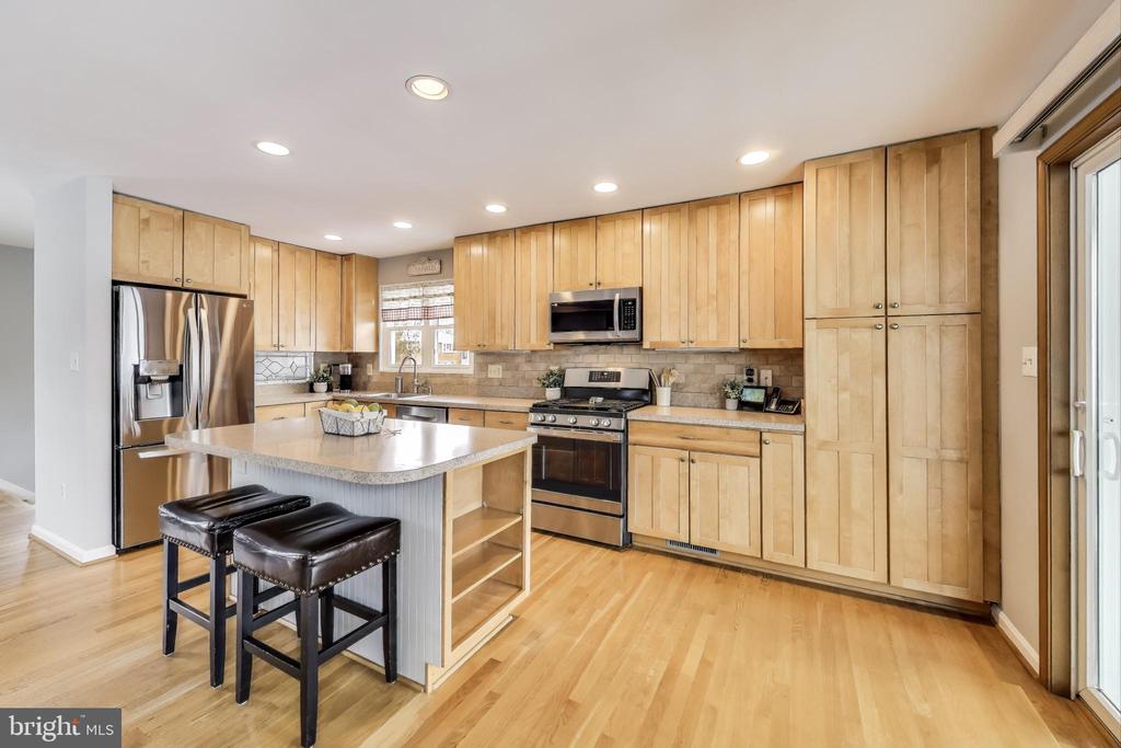 7112 Kerr Dr