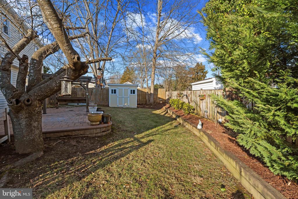 8031 Lynnfield Dr