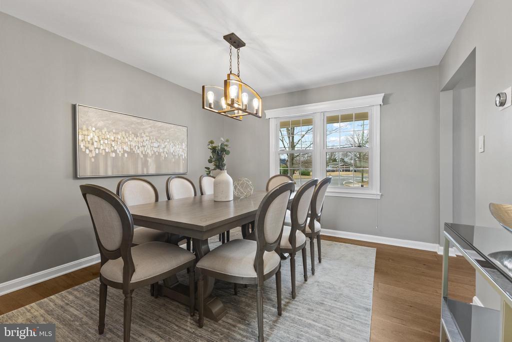 8031 Lynnfield Dr