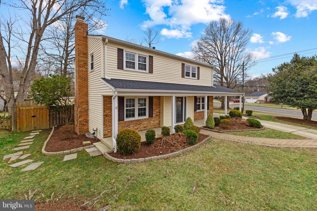 8031 Lynnfield Dr