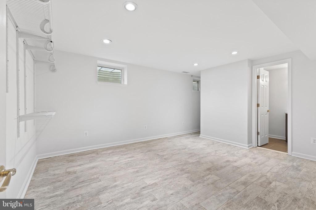 8031 Lynnfield Dr