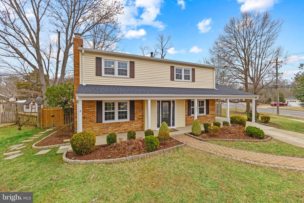 8031 Lynnfield Dr