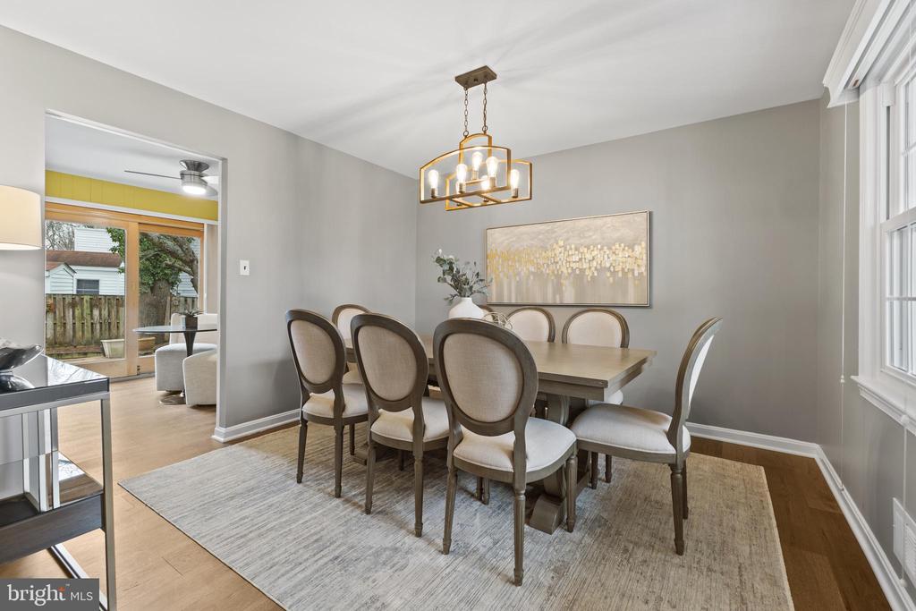 8031 Lynnfield Dr