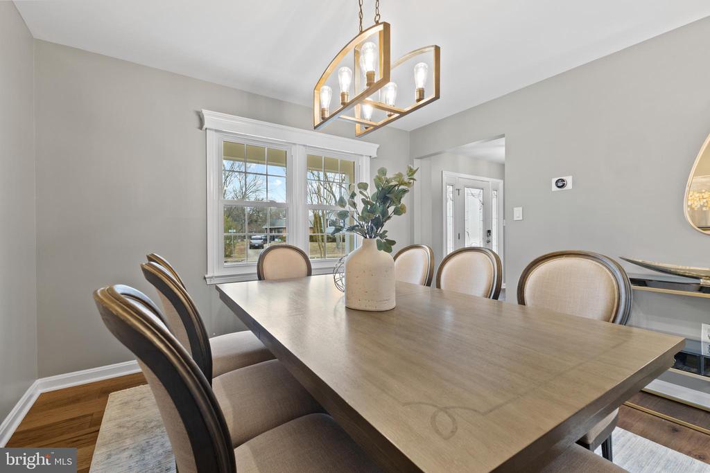 8031 Lynnfield Dr