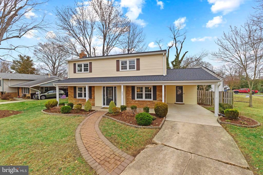8031 Lynnfield Dr