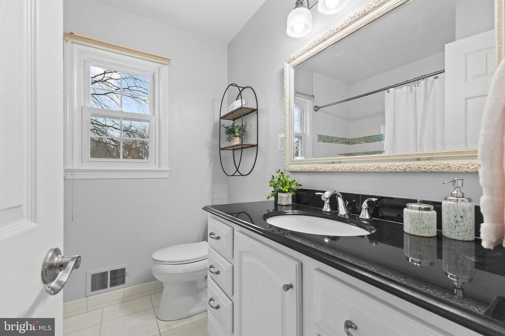 8031 Lynnfield Dr