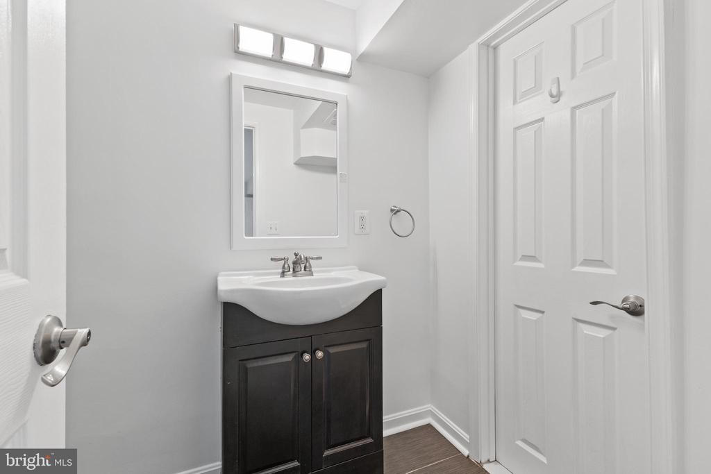 8031 Lynnfield Dr