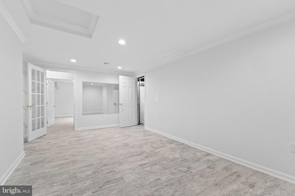 8031 Lynnfield Dr