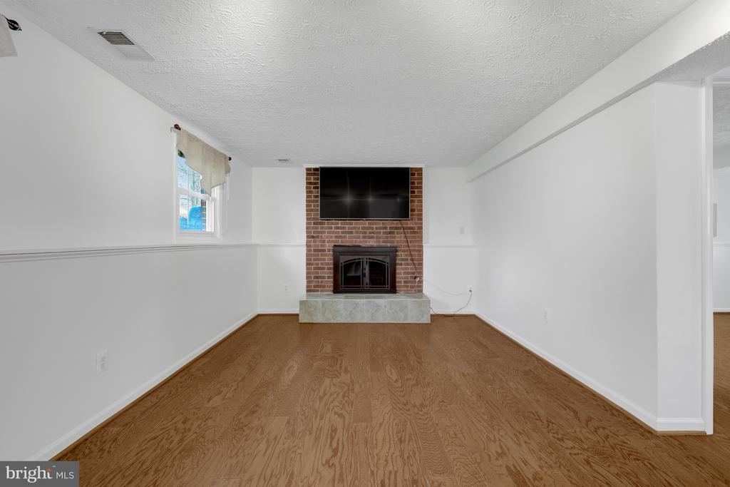 7606 Fallswood Way