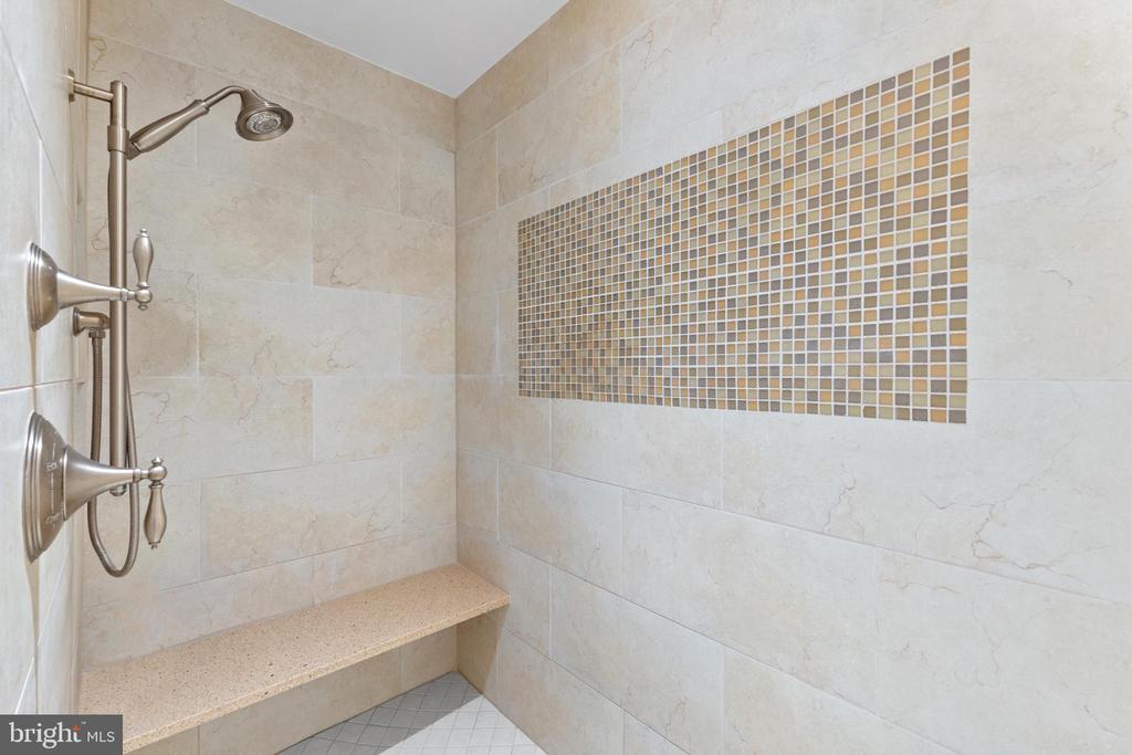 1611 Noral Pl