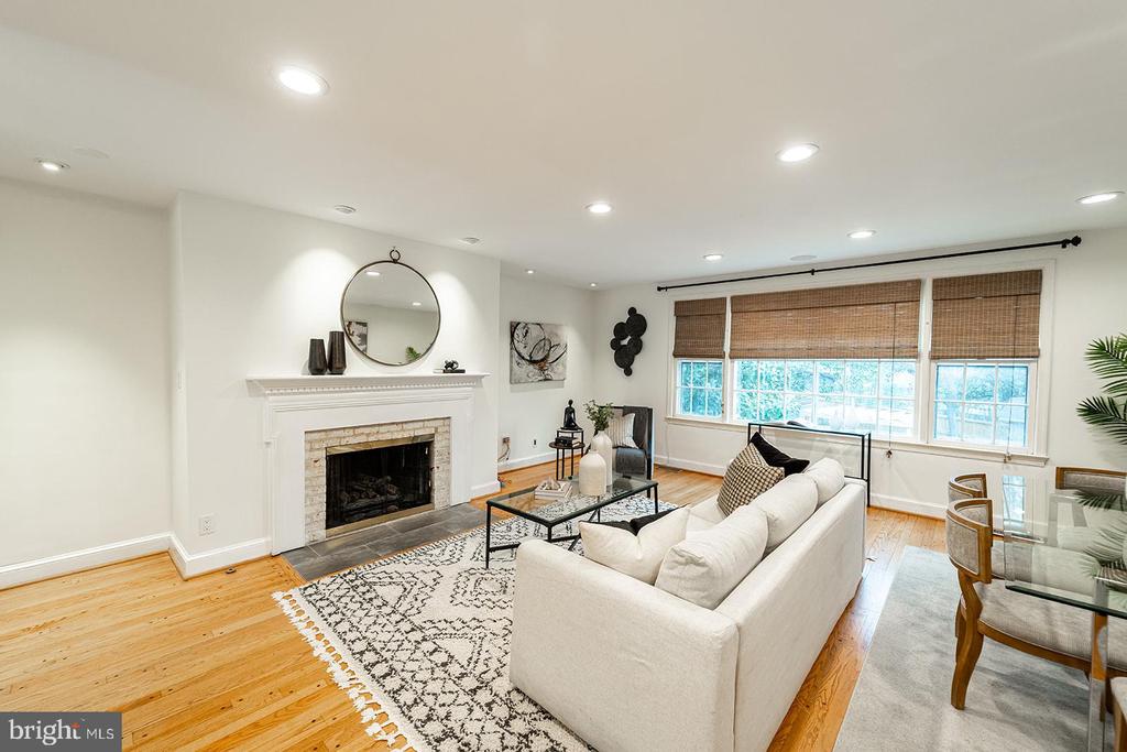 1734 Olde Towne Rd