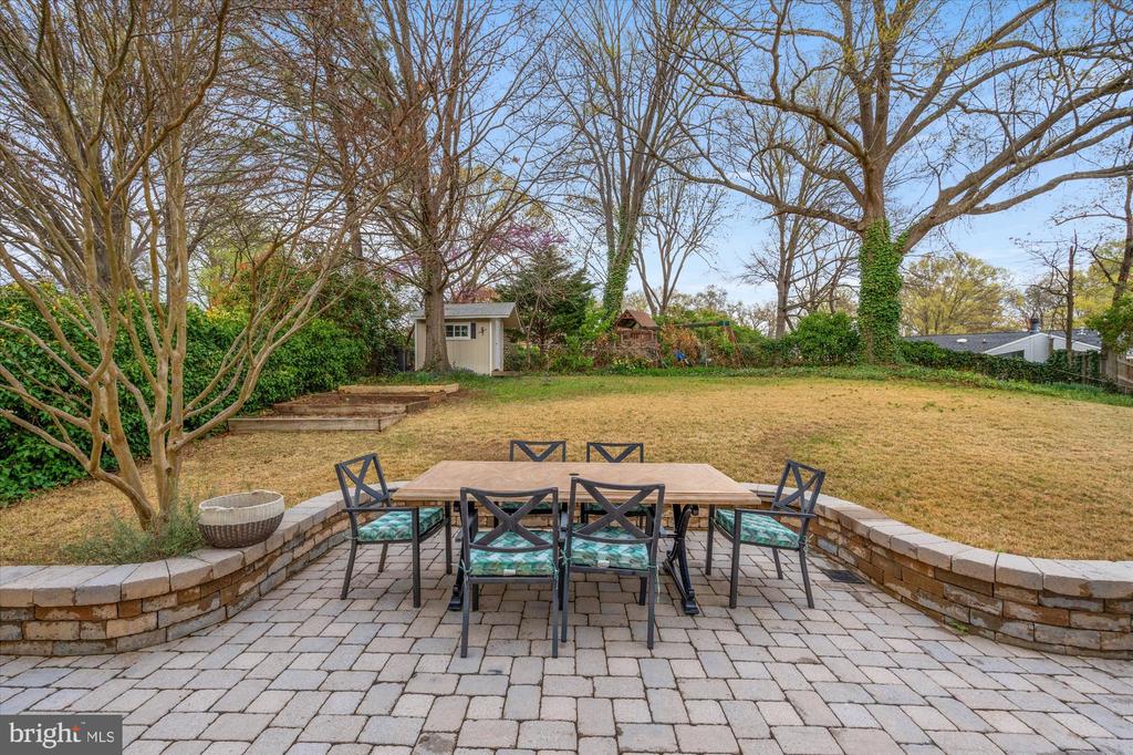 830 Neal Dr