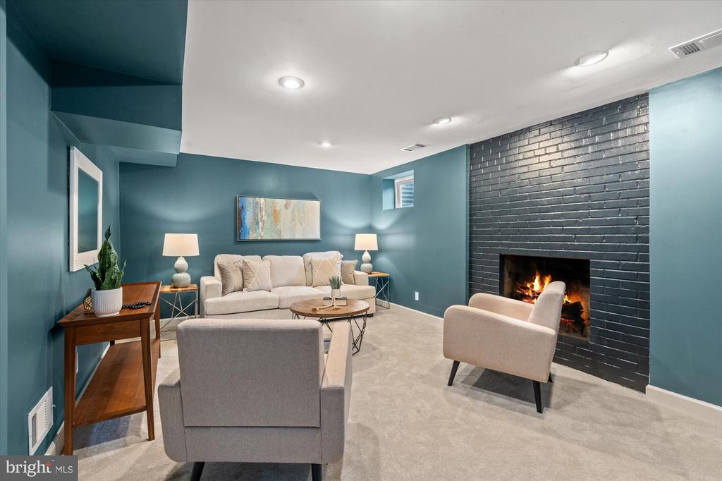 830 Neal Dr