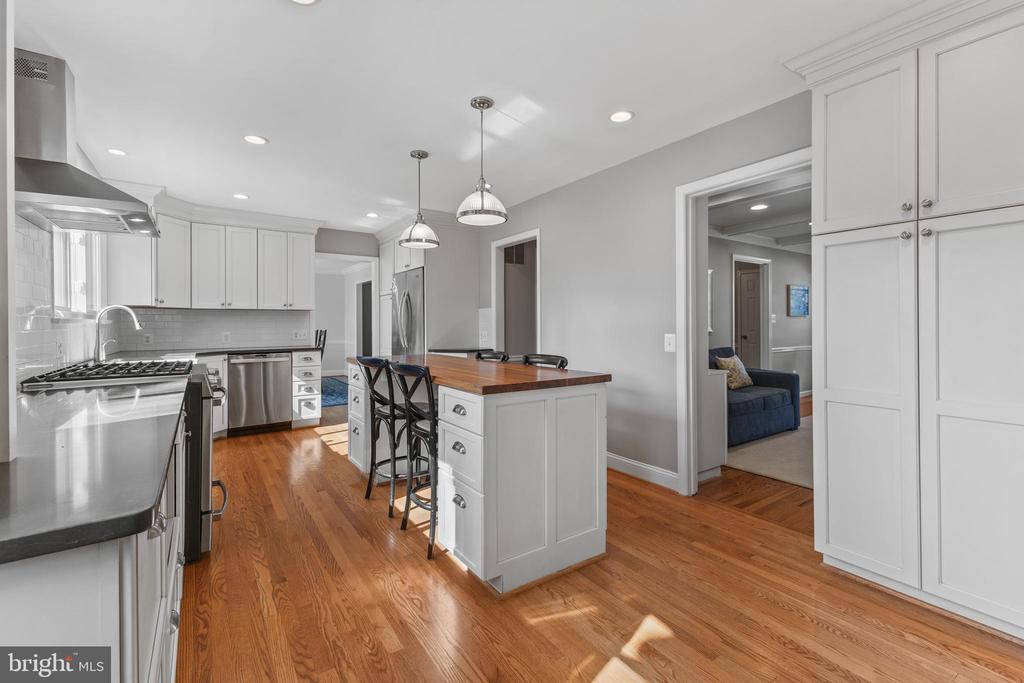 3719 Carriage House Ct