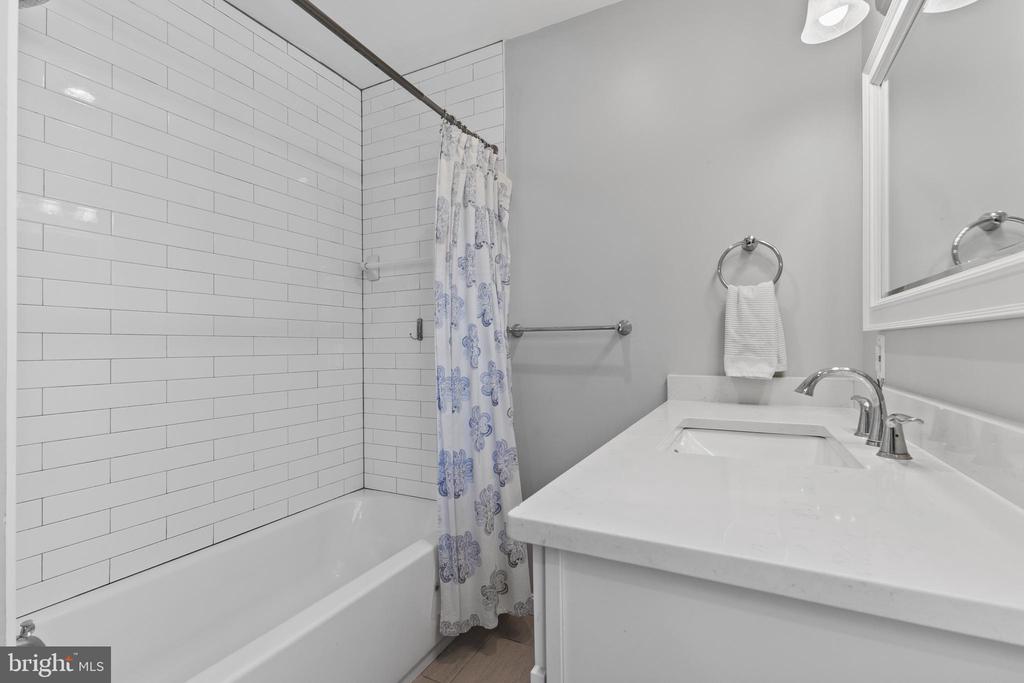 3719 Carriage House Ct