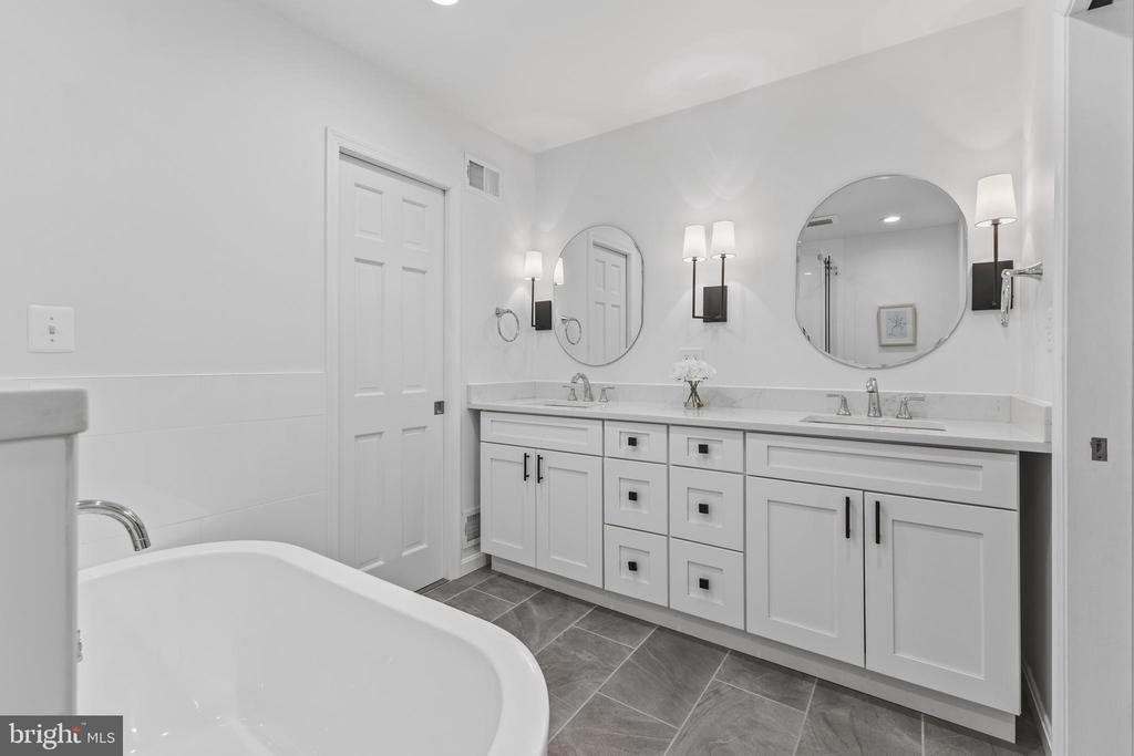 3719 Carriage House Ct