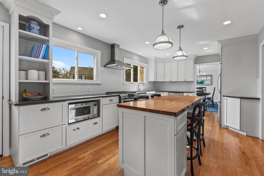 3719 Carriage House Ct