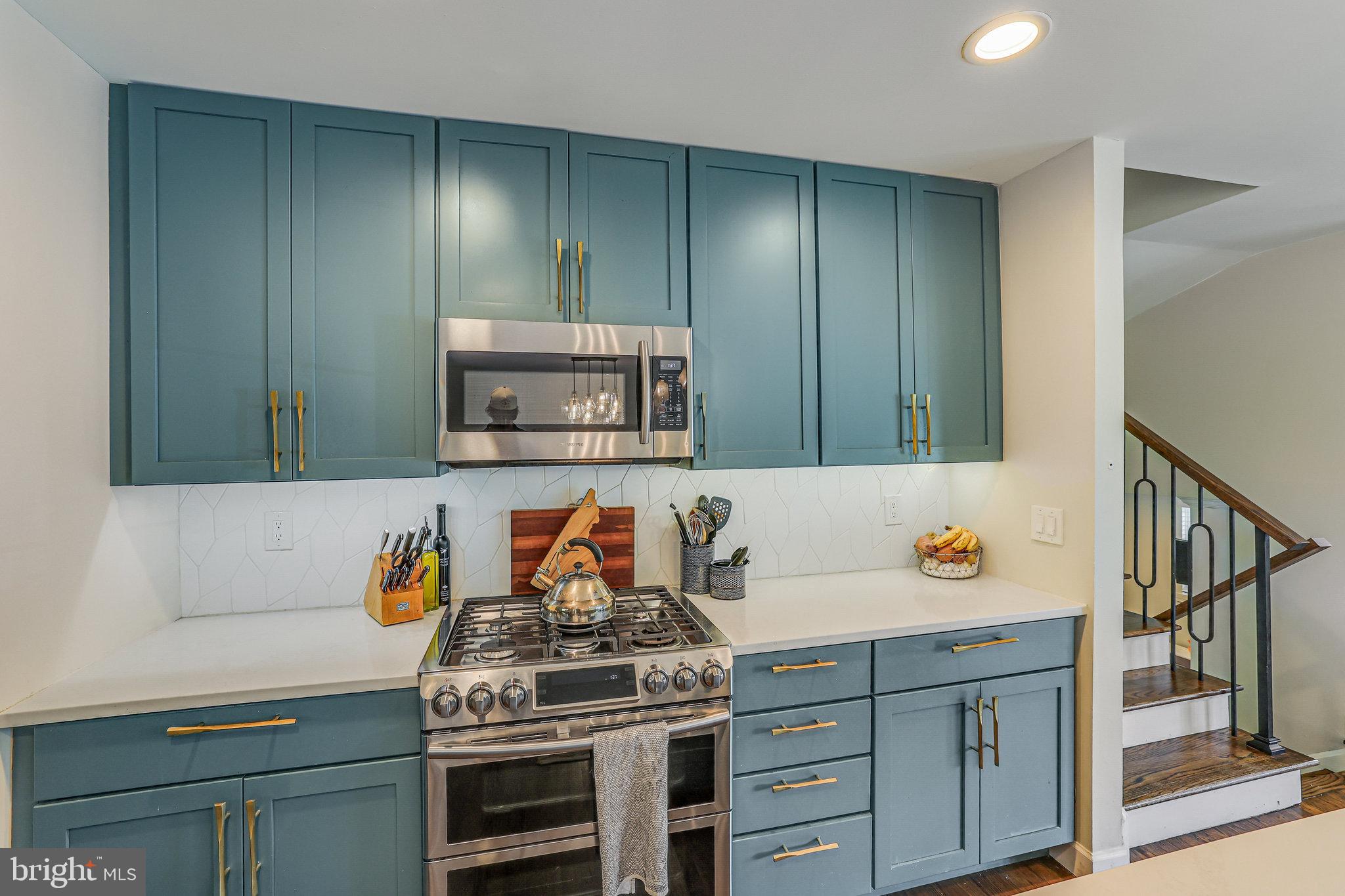 6122 Squire Ln