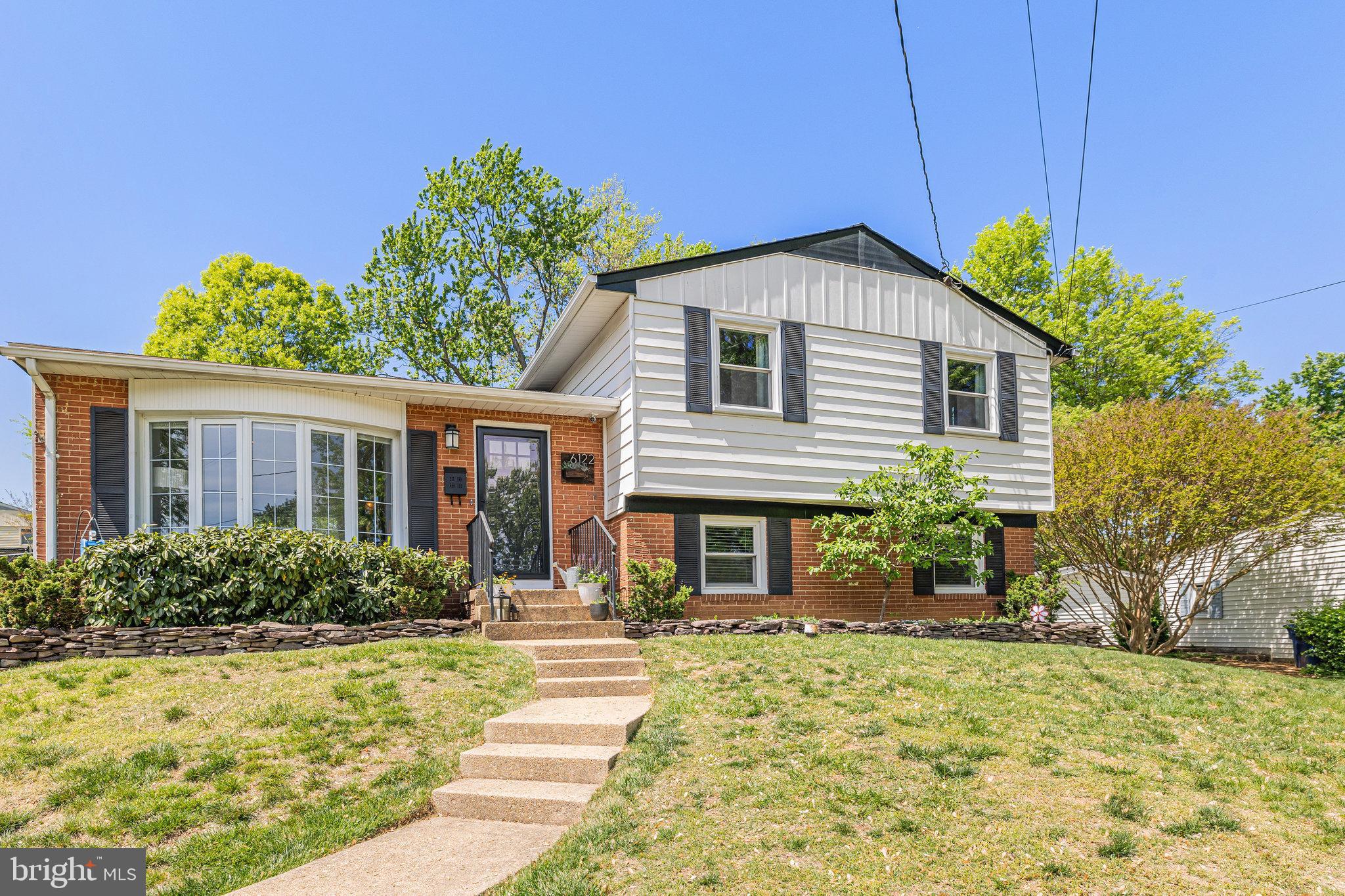 6122 Squire Ln