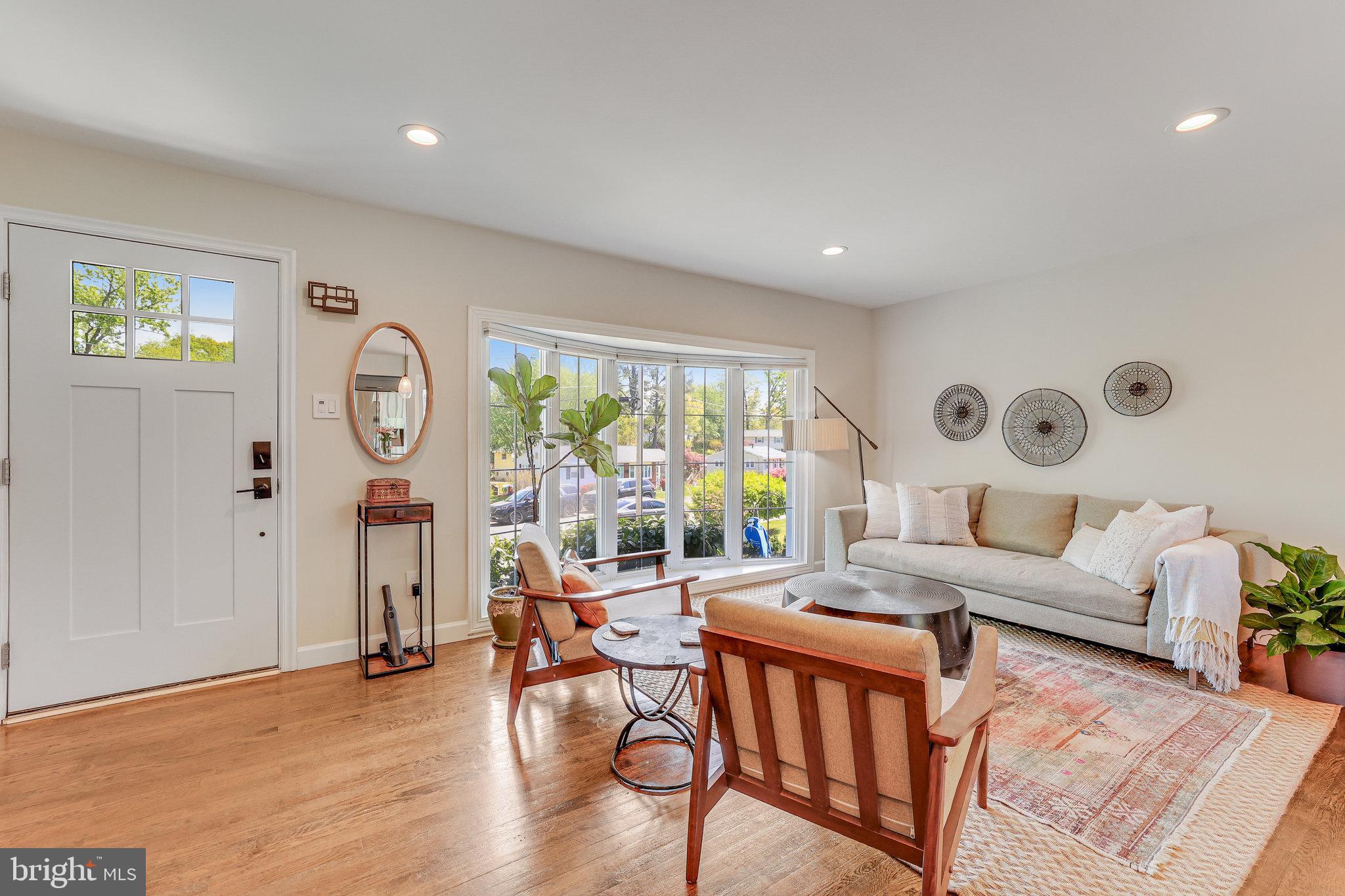 6122 Squire Ln
