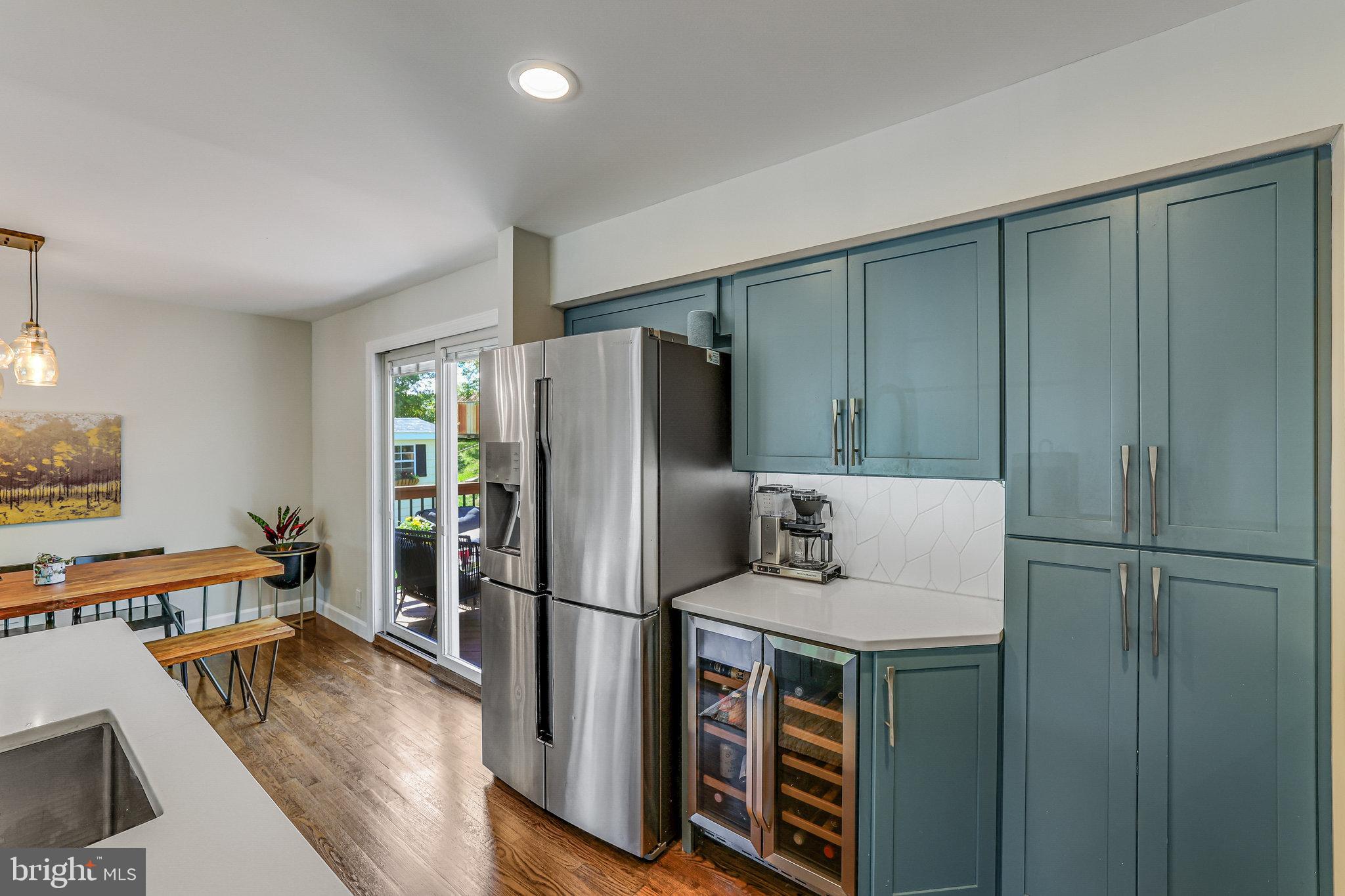 6122 Squire Ln