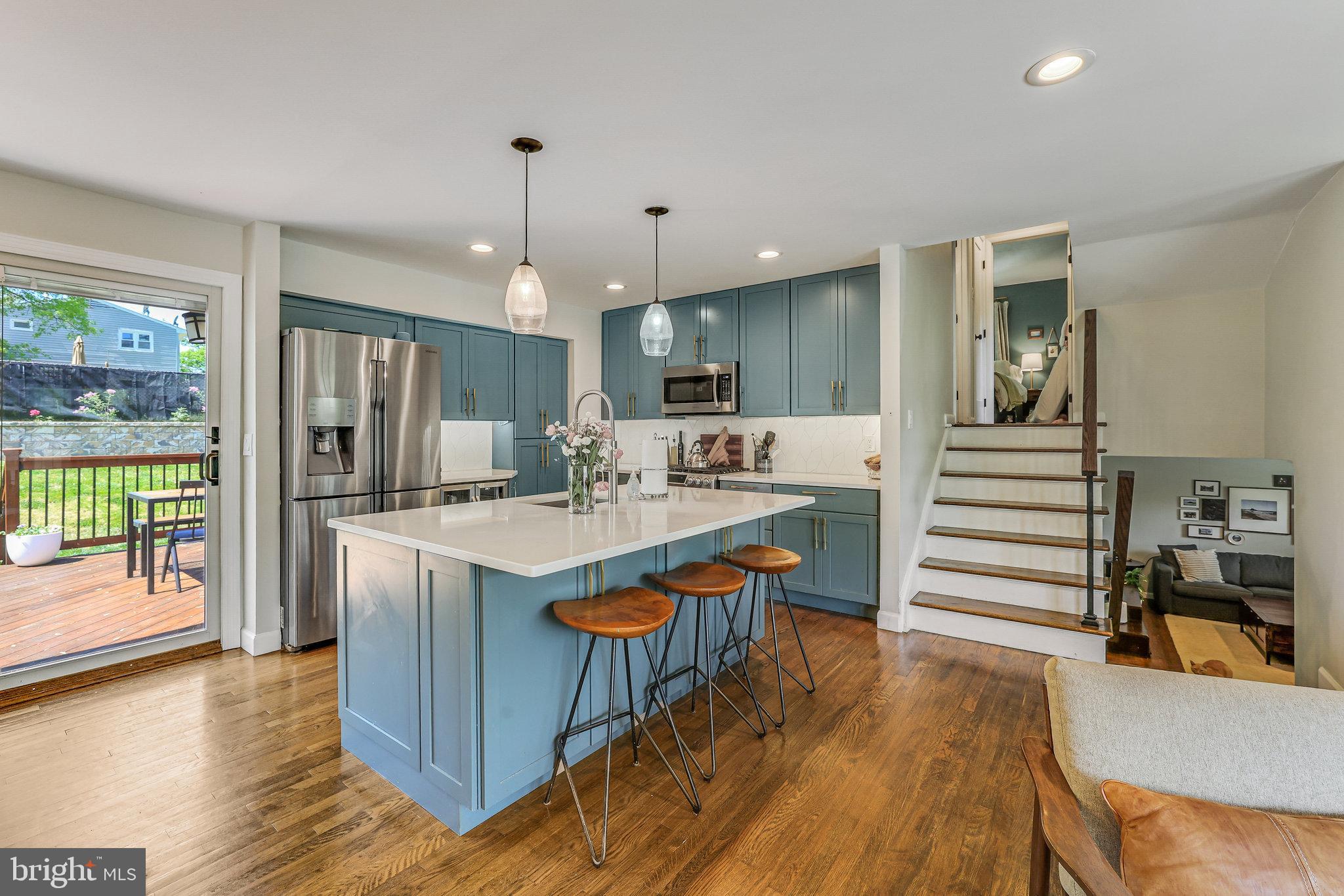6122 Squire Ln