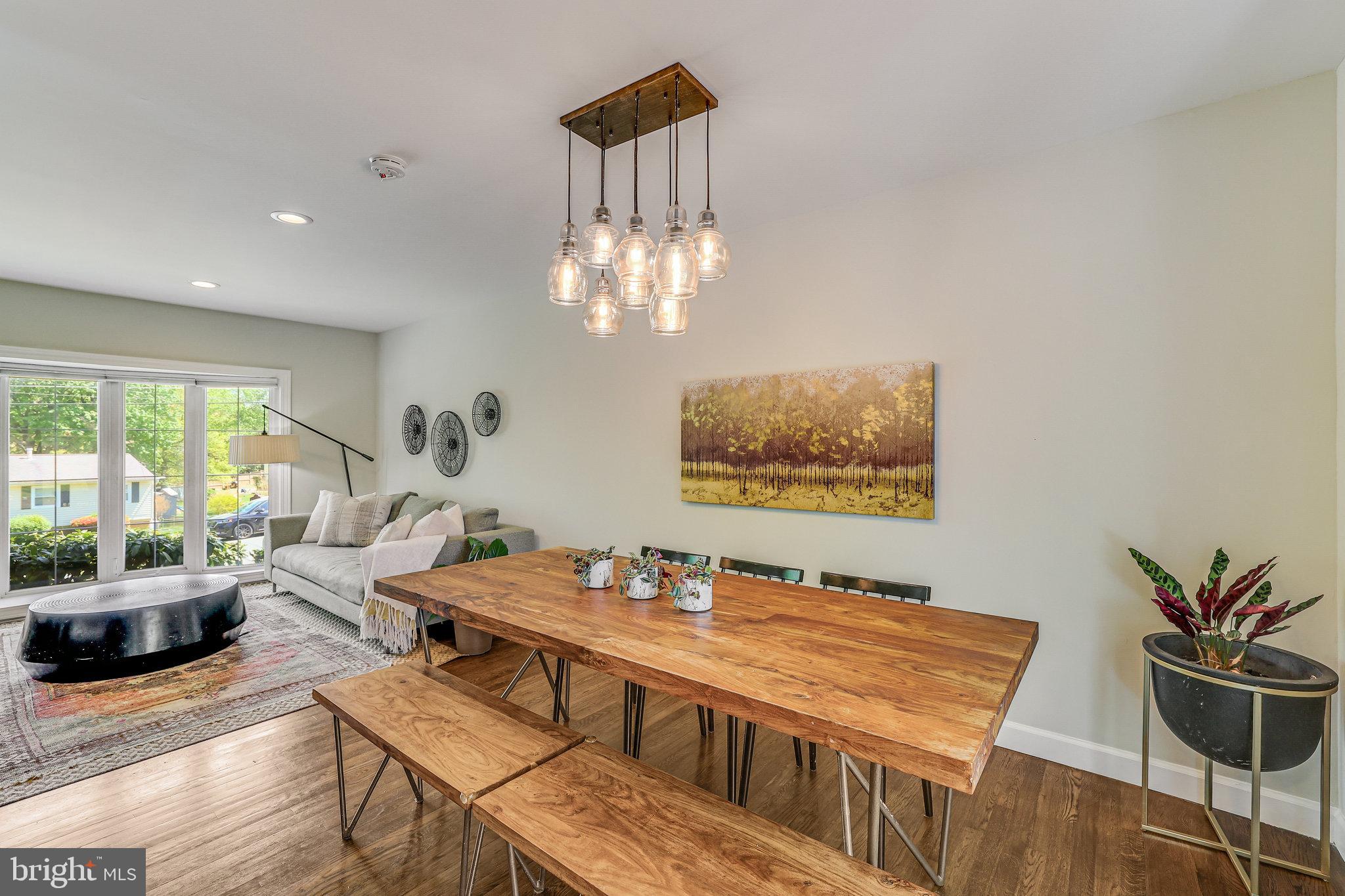 6122 Squire Ln