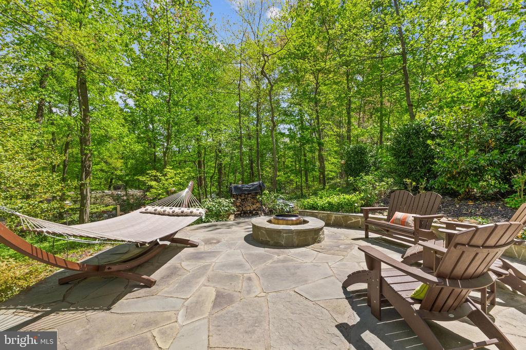 1605 Mason Hill Dr