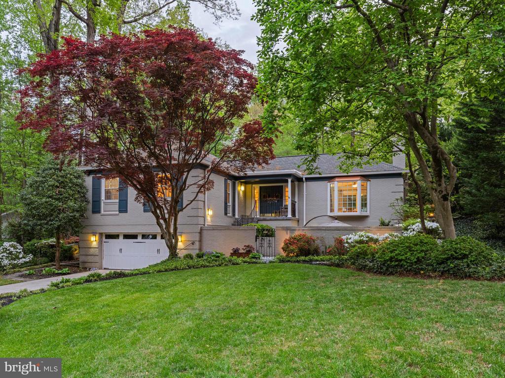 1605 Mason Hill Dr