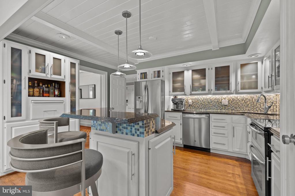 1605 Mason Hill Dr