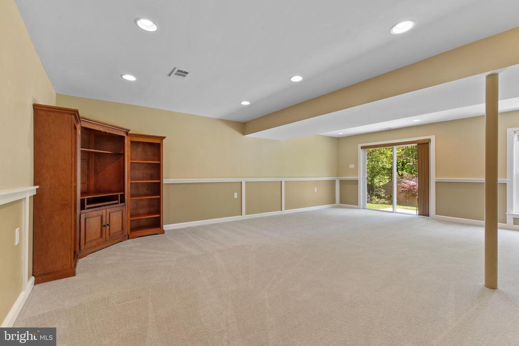 2305 Creek Dr