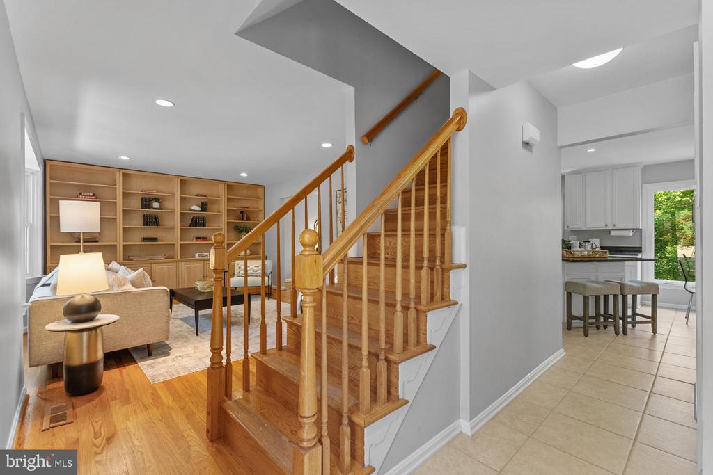 2305 Creek Dr