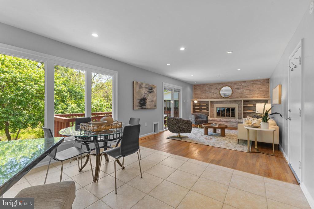 2305 Creek Dr
