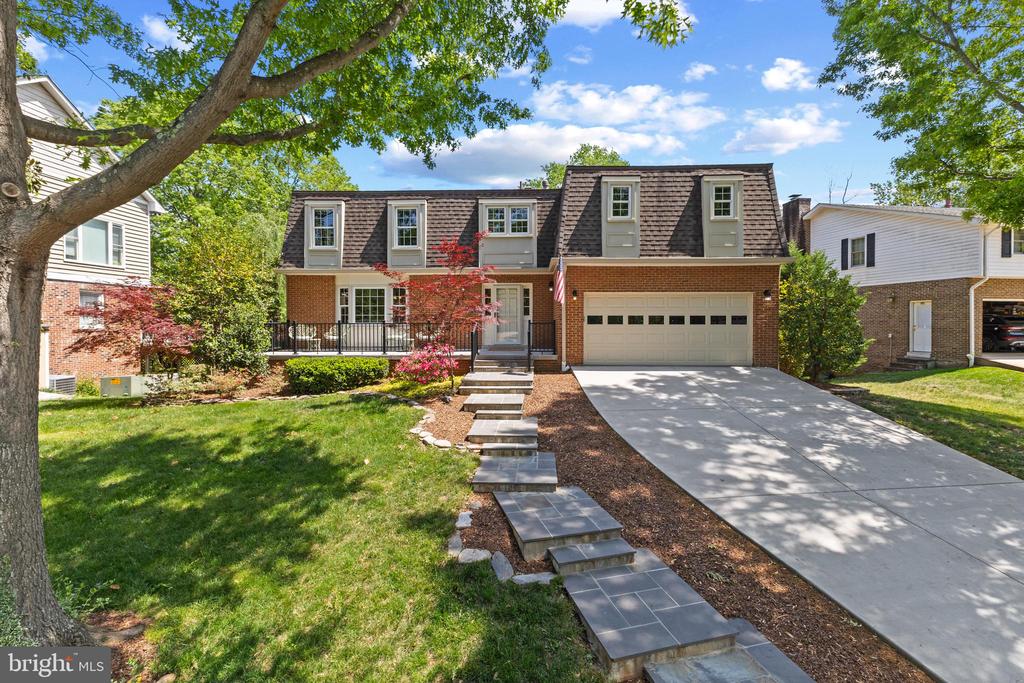 2305 Creek Dr