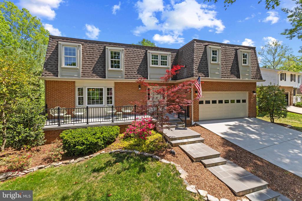 2305 Creek Dr