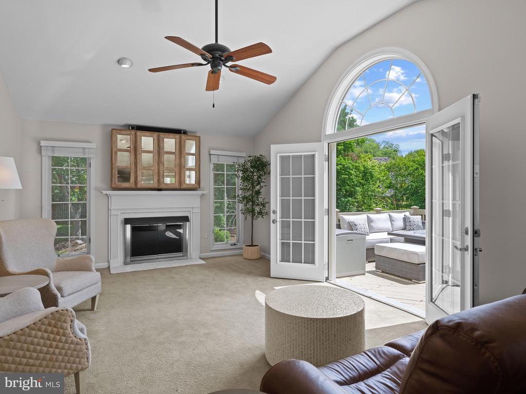 2200 Traies Ct