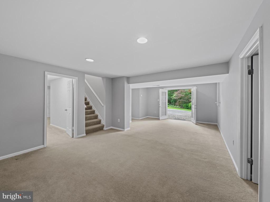 2200 Traies Ct