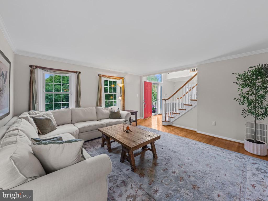 2200 Traies Ct