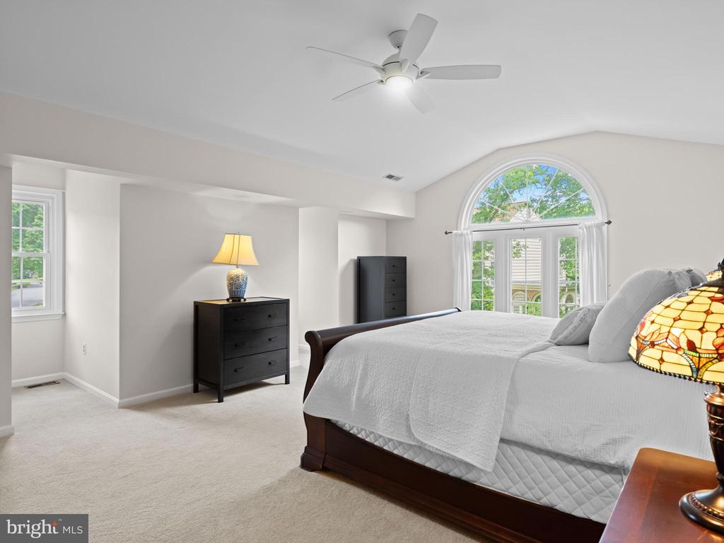 2200 Traies Ct