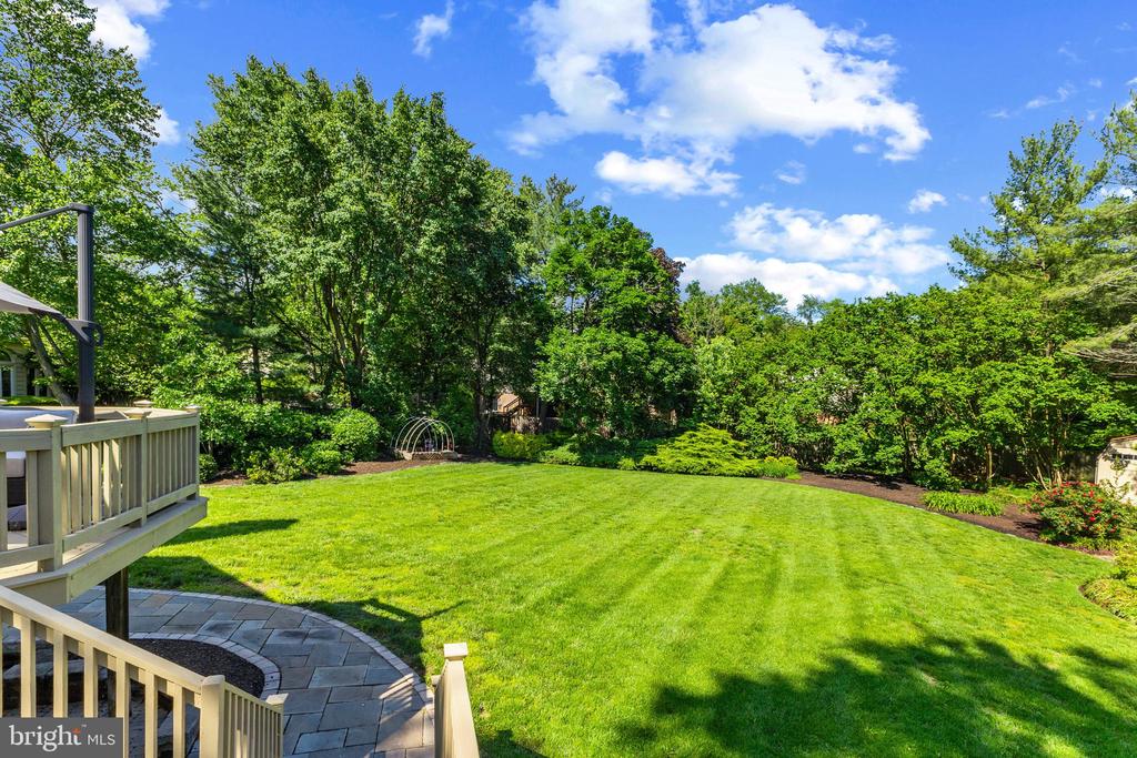 2200 Traies Ct